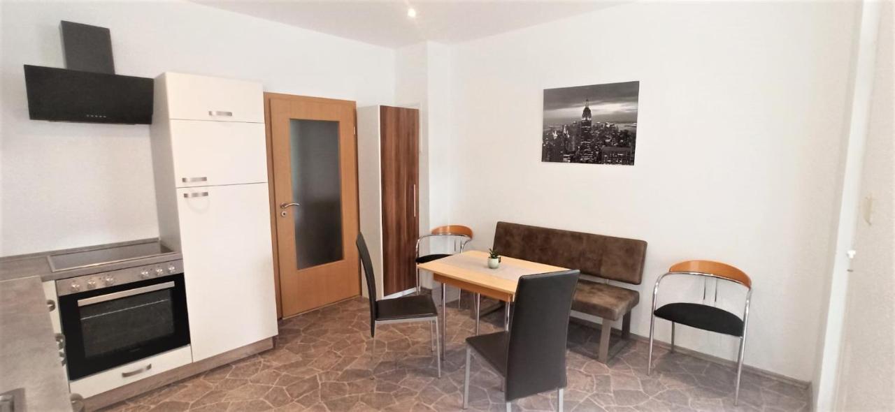 Apartment Fuer Bis Zu 7 Personen Mit Balkon Halberstadt Exterior foto